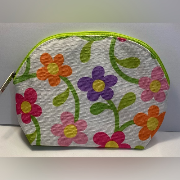 Clinique 5 bags with beauty products - Picture 11 of 15